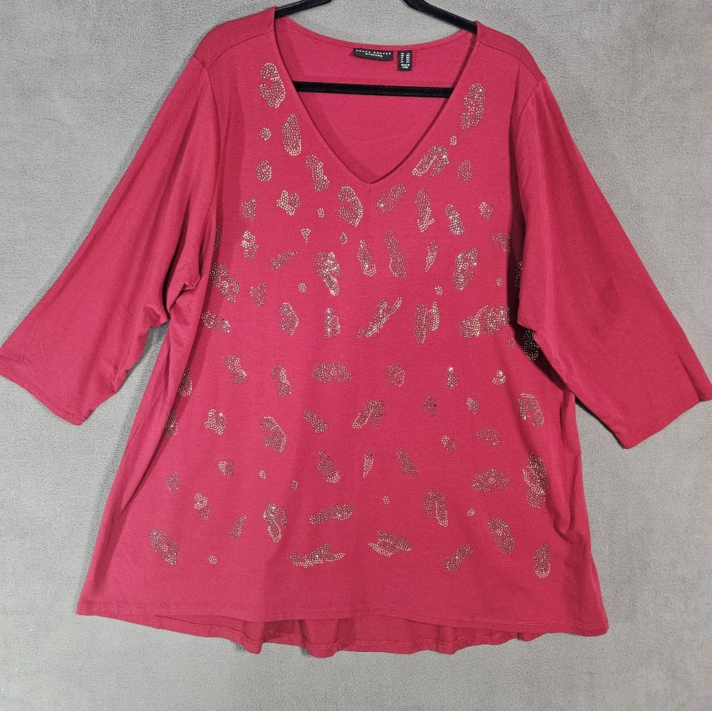 Susan Graver Women Plus 2X Vneck Shirt Red Cheetah Bedazzled Textured 3/4 Sleeve